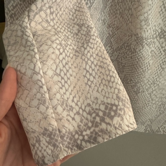 Babaton | Blouse | Small - Picture 6 of 6